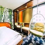 茧史塔克豪斯酒店 3*